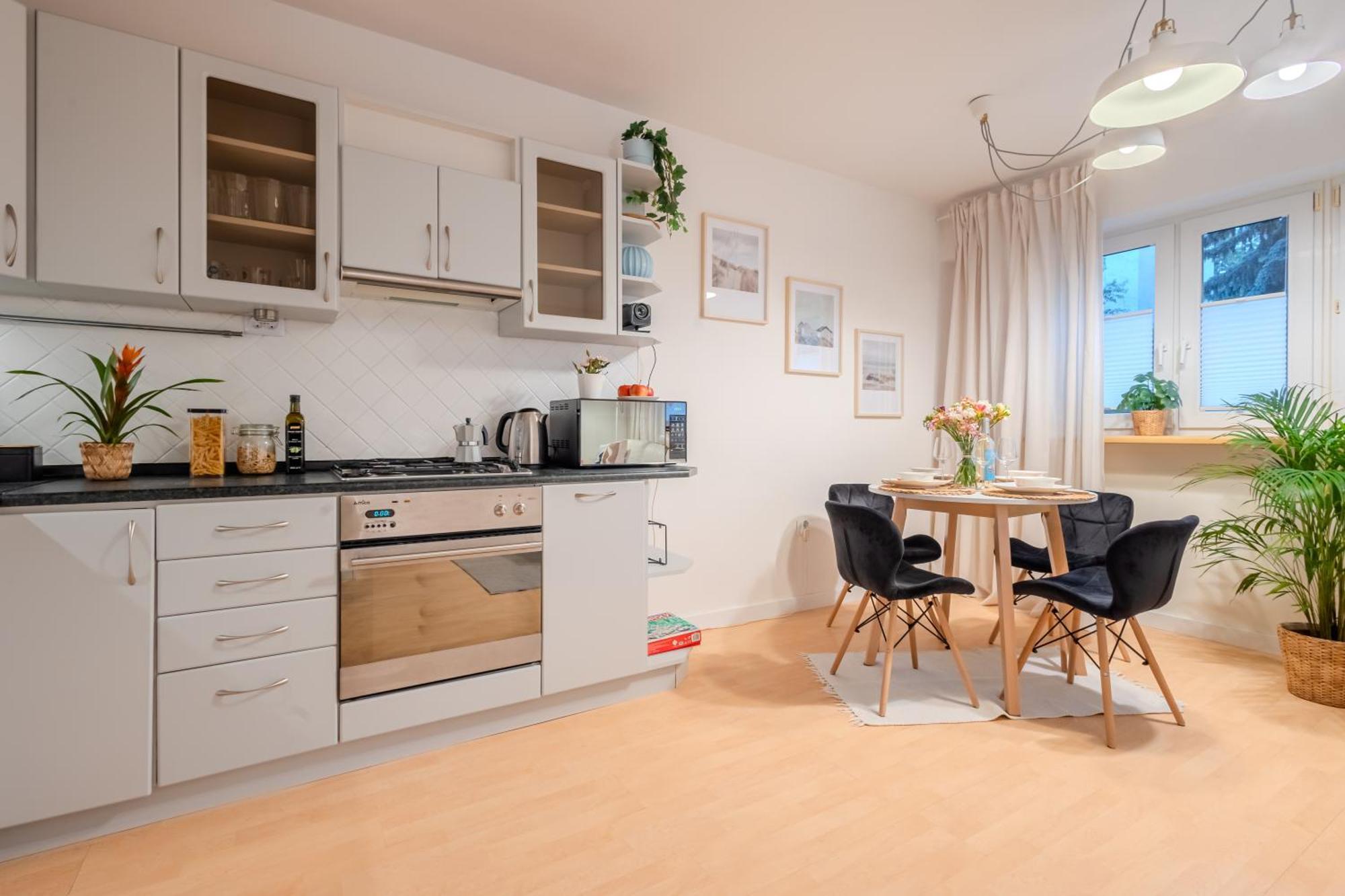 Ferienwohnung Rezydencja Filmowa- Wygodny Apartament 10 Min Od Lotniska I Centrum Warschau Exterior foto