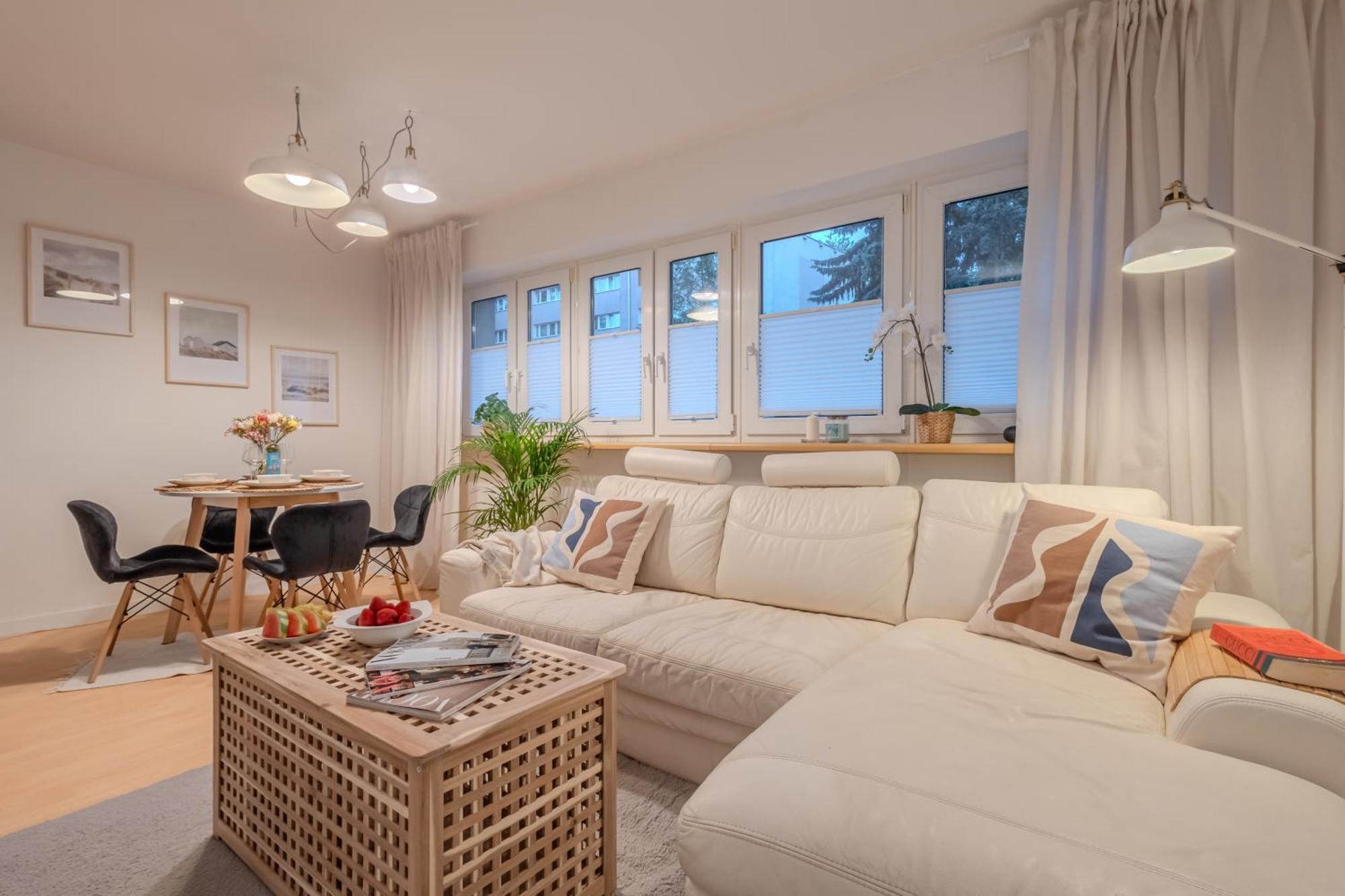Ferienwohnung Rezydencja Filmowa- Wygodny Apartament 10 Min Od Lotniska I Centrum Warschau Exterior foto